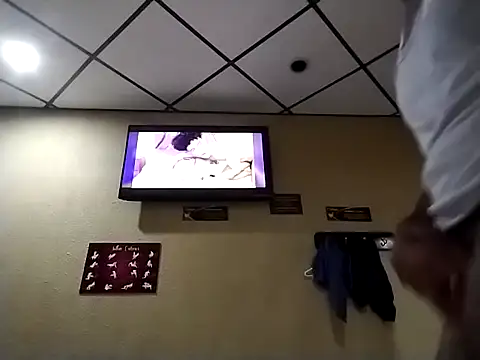 Snapshot of karlossan24 chatting on 02.15.26 karlossan24 online show from 02.15.26