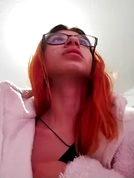 Snapshot of KratosAfroditacs chatting on 03.18.25 KratosAfroditacs online show from 03.18.25