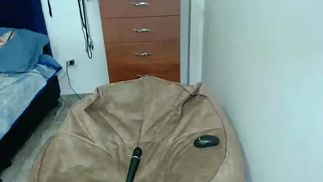 Snapshot of KratosAfroditacs chatting on 10.06.25 KratosAfroditacs online show from 10.06.25