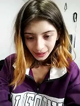 Snapshot of KratosAfroditacs chatting on 12.18.25 KratosAfroditacs online show from 12.18.25