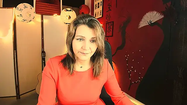 Snapshot of NicoleHitman chatting on 10.19.25 NicoleHitman online show from 10.19.25