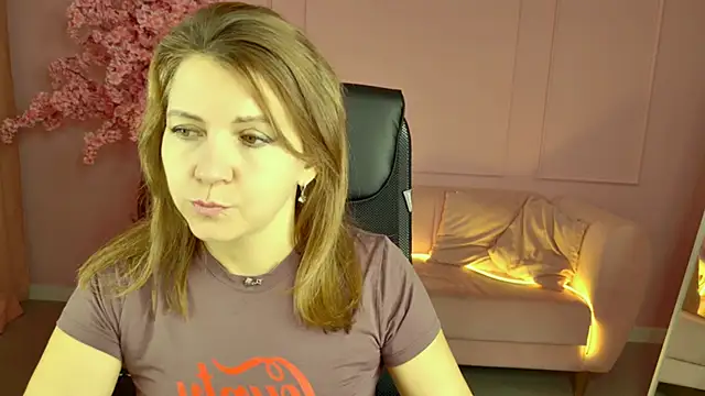 Snapshot of NicoleHitman chatting on 11.07.25 NicoleHitman online show from 11.07.25