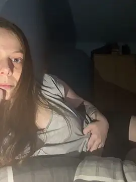 Snapshot of csengebaba24 chatting on 11.18.25 csengebaba24 online show from 11.18.25