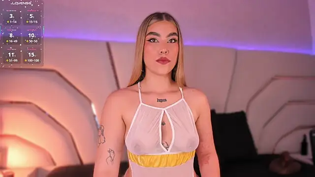 Snapshot of Violeta-Marquez chatting on 05.22.26 Violeta-Marquez online show from 05.22.26