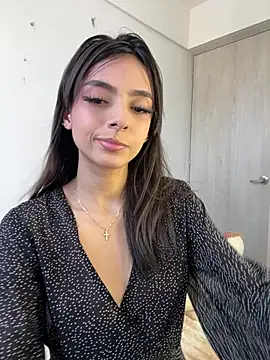 ZaraLuuv online show from 02.05.26