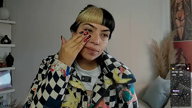 Saraa Desiree online show from 09.11.25