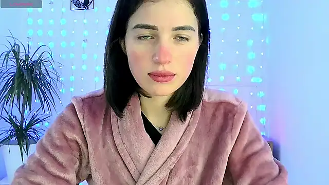 Snapshot of neferutt chatting on 11.21.25 neferutt online show from 11.21.25