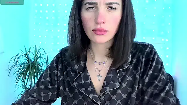 Snapshot of neferutt chatting on 11.28.25 neferutt online show from 11.28.25