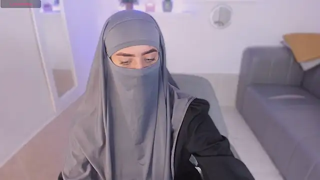 Snapshot of salma_arabicc chatting on 10.15.25 salma arabicc online show from 10.15.25