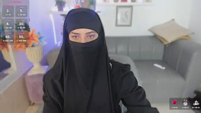 Snapshot of salma_arabicc chatting on 10.31.25 salma arabicc online show from 10.31.25