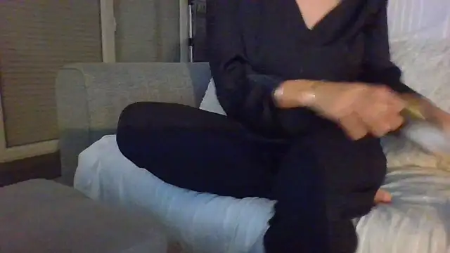 Valentinette online show from 10.20.25