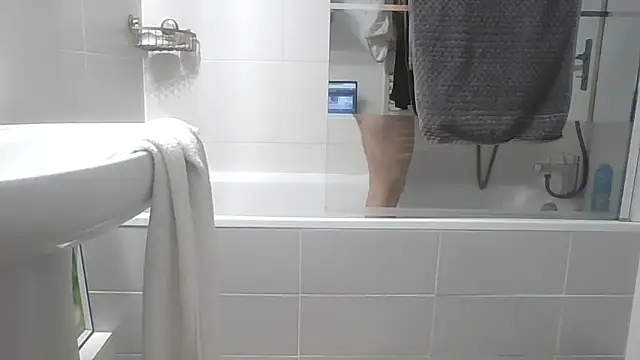 Snapshot of Valentinette chatting on 02.19.26 Valentinette online show from 02.19.26