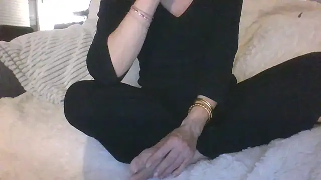 Snapshot of Valentinette chatting on 02.21.26 Valentinette online show from 02.21.26