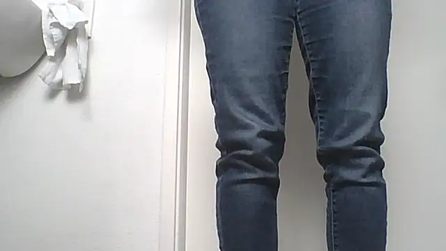 Snapshot of Valentinette chatting on 03.10.26 Valentinette online show from 03.10.26