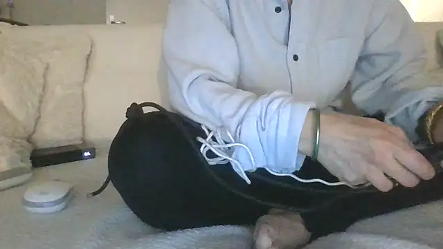 Snapshot of Valentinette chatting on 04.03.26 Valentinette online show from 04.03.26