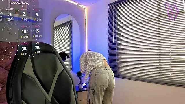 elaia muller  online show from 03.19.25