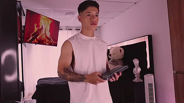 ErosKhaos online show from 10.03.25