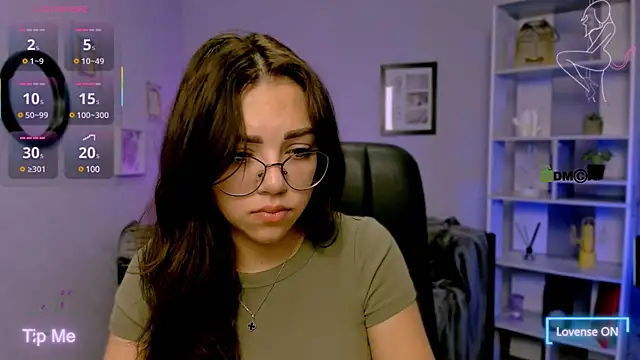 Snapshot of kiki_swan chatting on 03.20.25 kiki swan online show from 03.20.25