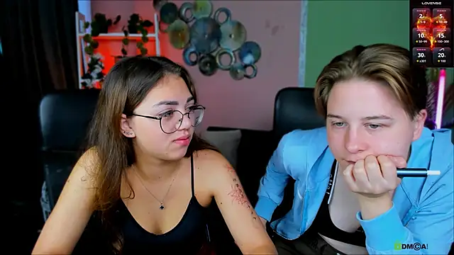 Snapshot of kiki_swan chatting on 10.06.25 kiki swan online show from 10.06.25