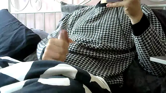 Italianmonsterd online show from 11.02.25