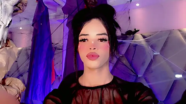 Nina Keyli online show from 10.16.25