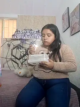 EmilyBrownn  online show from 10.31.25