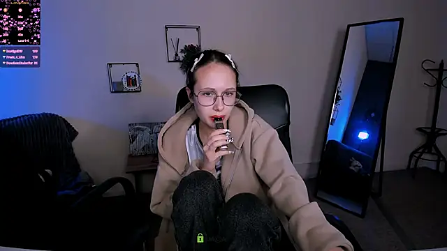 mona cloud online show from 09.14.25