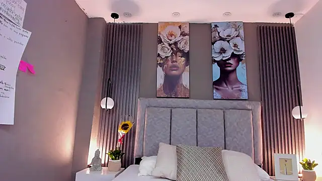 Snapshot of GiannaColling1 chatting on 09.12.25 GiannaColling1 online show from 09.12.25