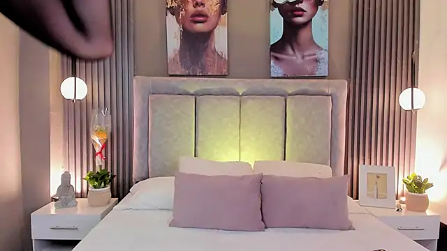 Snapshot of GiannaColling1 chatting on 09.17.25 GiannaColling1 online show from 09.17.25