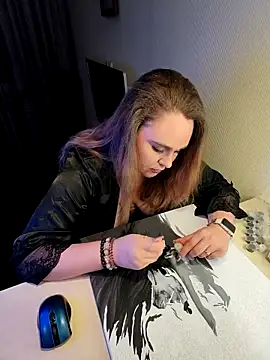 Juicy PeachLux online show from 10.16.25