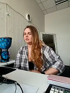 Juicy PeachLux online show from 02.15.26