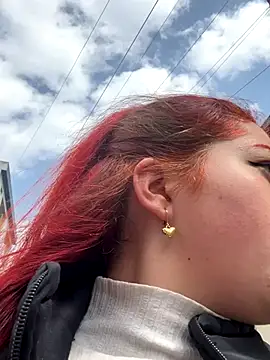 Karina Leon online show from 12.19.25