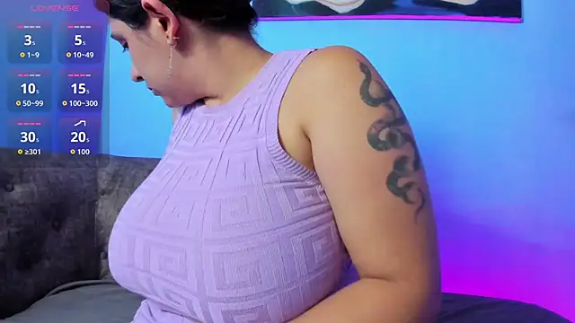 Snapshot of agathabela chatting on 09.19.25 agathabela online show from 09.19.25