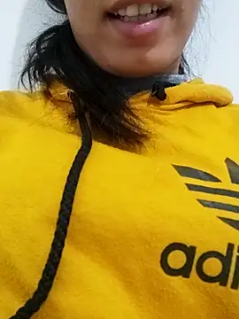 saraaxx1 online show from 11.18.25