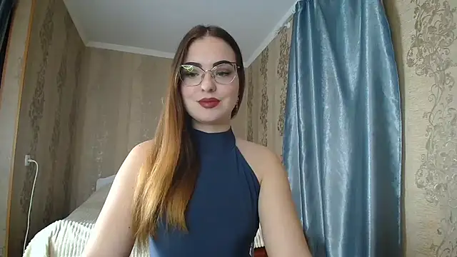 Snapshot of Leila_Kissyu chatting on 11.19.25 Leila Kissyu online show from 11.19.25