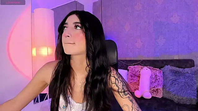 Snapshot of Hi_Soyfer chatting on 03.18.25 Hi Soyfer online show from 03.18.25