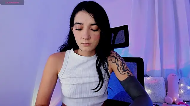 Snapshot of Hi_Soyfer chatting on 09.22.25 Hi Soyfer online show from 09.22.25