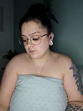 Saucy-Serenity online show from 04.28.26