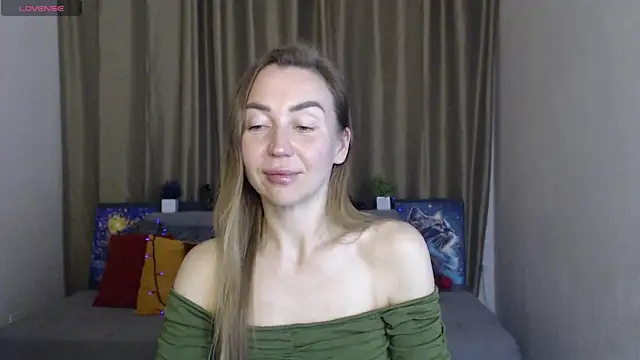 Snapshot of Kiss_julli88I chatting on 03.16.25 Kiss julli88I online show from 03.16.25