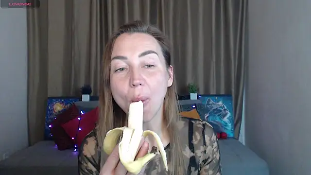 Snapshot of Kiss_julli88I chatting on 03.20.25 Kiss julli88I online show from 03.20.25