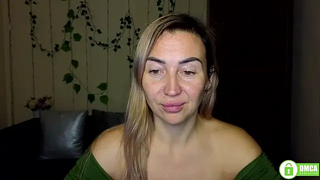 Kiss julli88I online show from 12.02.25