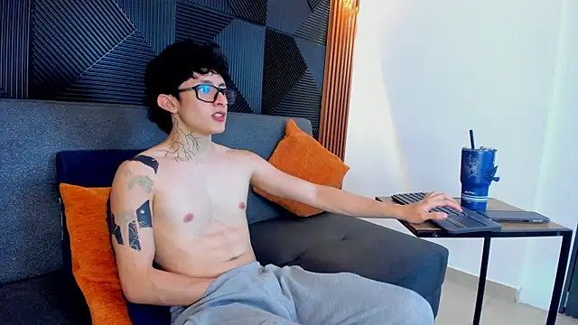 troy rouge online show from 03.14.25