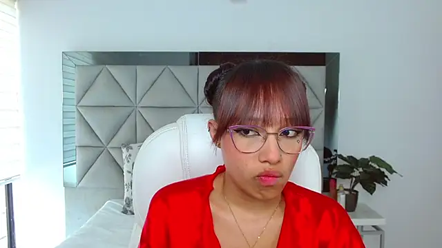 Snapshot of sharon_rosse__ chatting on 03.08.25 sharon rosse online show from 03.08.25