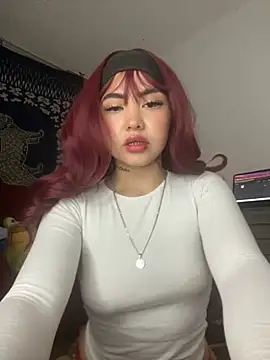 Mia cullen  online show from 10.18.25