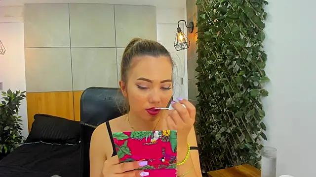 Snapshot of AzuraWave chatting on 03.15.25 AzuraWave online show from 03.15.25