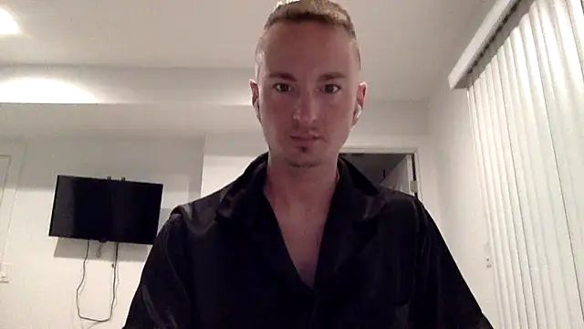 Snapshot of TheDaddy005 chatting on 03.06.25 TheDaddy005 online show from 03.06.25