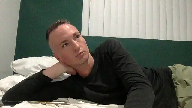 Snapshot of TheDaddy005 chatting on 03.08.25 TheDaddy005 online show from 03.08.25