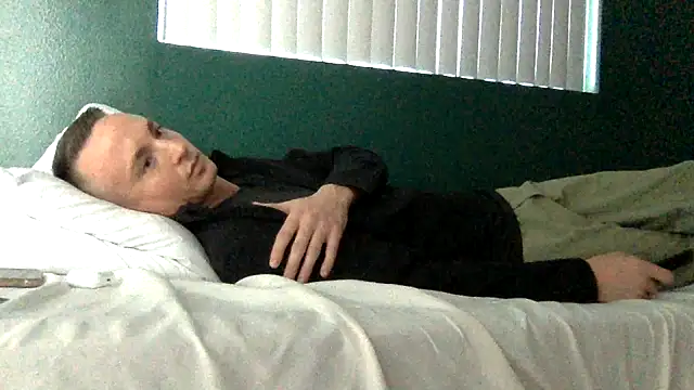 Snapshot of TheDaddy005 chatting on 03.12.25 TheDaddy005 online show from 03.12.25