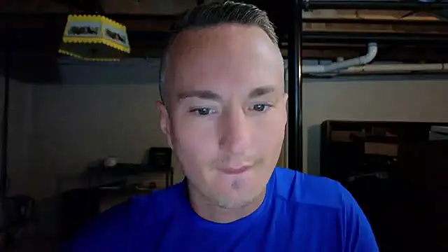 Snapshot of TheDaddy005 chatting on 12.22.25 TheDaddy005 online show from 12.22.25