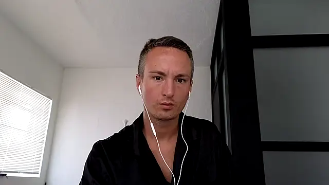 Snapshot of TheDaddy005 chatting on 03.28.26 TheDaddy005 online show from 03.28.26